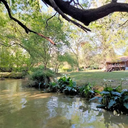 Belle Maison En Bois Au Bord D'un Ruisseau Holiday home