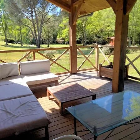 Belle Maison En Bois Au Bord D'un Ruisseau Holiday home *